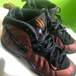Kids Nike Foamposite Size 4Y